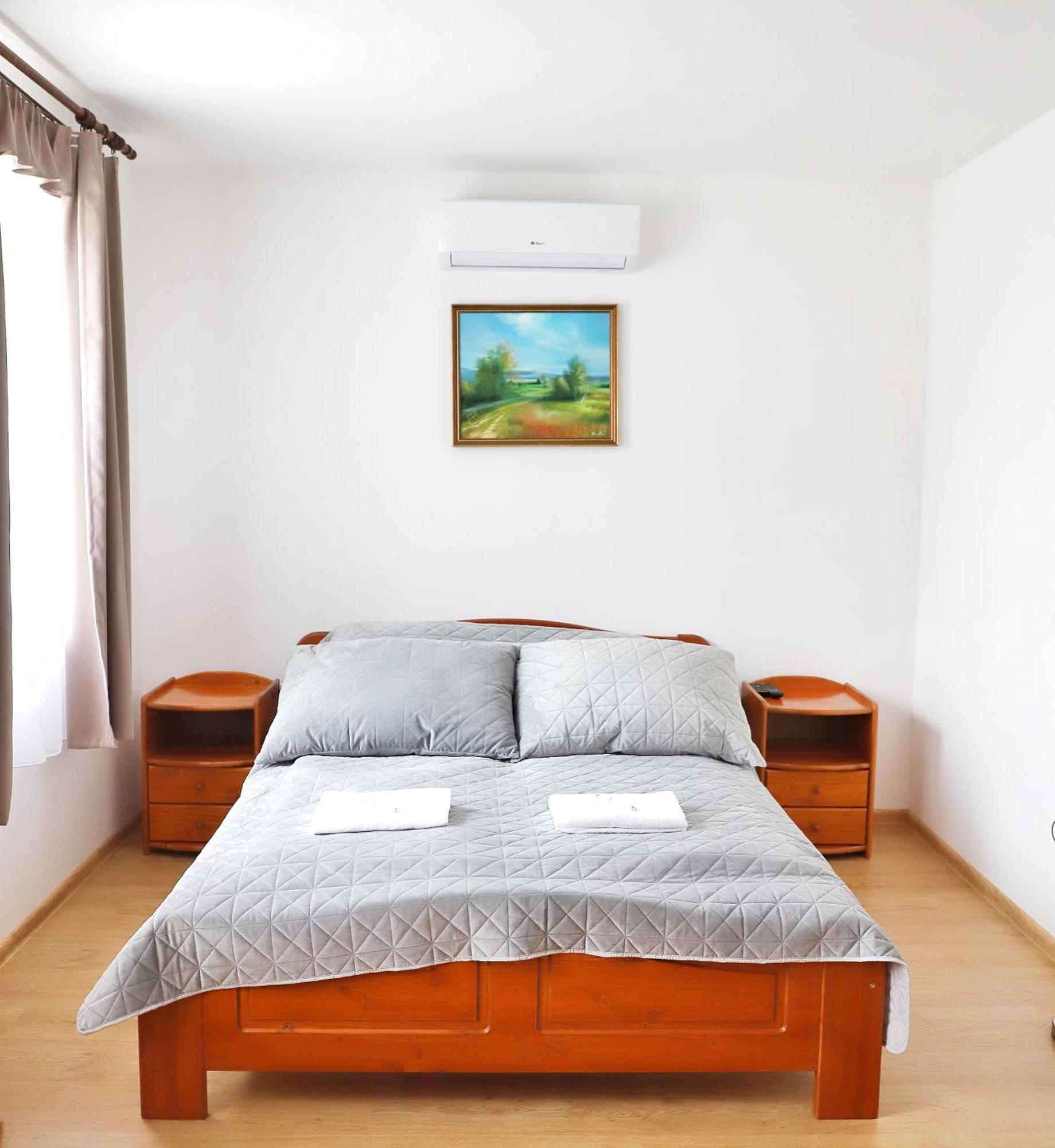 Aurora Rendezvenyterem & Szallas Jaszapati Ngoại thất bức ảnh